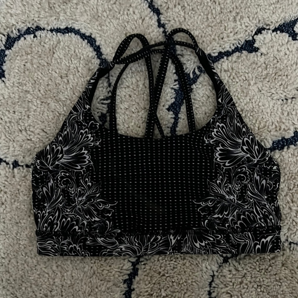 Lululemon bra small
